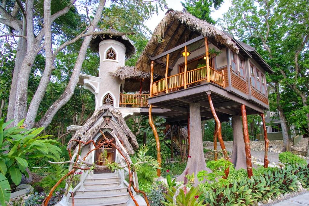 Read more about the article Exploring Paradise: Unveiling the Charm of Hermosa Cove, Jamaica